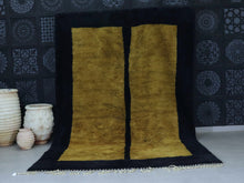 Load image into Gallery viewer, Minimalist Beni Ourain style wool rug in mustard and black


