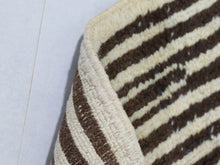 Load image into Gallery viewer, Traditional Moroccan rug with bold vertical stripe lines

