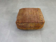 Load image into Gallery viewer, Garden decor,
Kilim pillow,
Floor pillow,
Floor cushion,
Patio decor,
