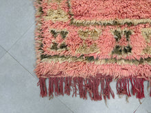 Load image into Gallery viewer, Pink Shag vintage rug - F70
