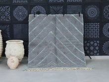 Load image into Gallery viewer, Handmade Moroccan gray Beni Ourain rug.

