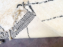 Load image into Gallery viewer, moroccan rug, morrocan rug, beni ourain rug, berber rug, retro rug, sheepskin rug, 
