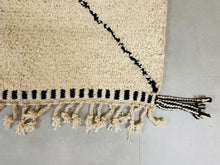 Load image into Gallery viewer, Authentic Berber Rug - beni ourain custom rug
