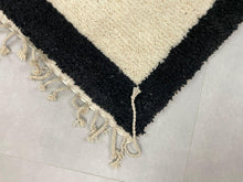 Load image into Gallery viewer, Moroccan Handcrafted rug Kilim 100% Wool
