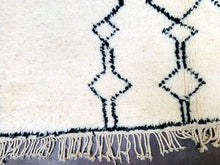 Load image into Gallery viewer, moroccan rug, handmade rug, beni ourain, Handwoven rug, wool rug, moroccan rug, morrocan rug, beni ourain rug, berber rug, retro rug, sheepskin rug, 
