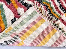 Load image into Gallery viewer, Moroccan wool rug with Berber heritage, handmade and washable, offering both comfort and style.
