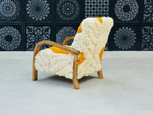Load image into Gallery viewer, Moroccan Wool Lounge Chair with Walnut Frame, chair, The Wool Rugs, The Wool Rugs, 