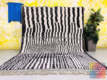 Load image into Gallery viewer, shag rug, Wool rug, berber rug, Beni ourain, Beni ourain rug, moroccan solid rug, custom made, custom rugs, Moroccan rug, Custom rug, custom moroccan rug, Wool rug, Morocco rug