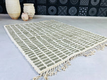 Load image into Gallery viewer, Morocco rug, berber rug, handmade berber rug, Morocco rug, Moroccan berber rug, shag rug, Moroccan rug shag, moroccan solid rug, customized rug, Beni Ourain rug, Handmade rug, Contemporary rug
