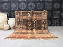 Load image into Gallery viewer, Vintage rug 5x6 - G2218, Rugs, The Wool Rugs, The Wool Rugs, 
