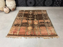 Load image into Gallery viewer, Vintage rug 5x6 - G2218, Rugs, The Wool Rugs, The Wool Rugs, 
