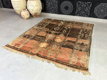 Load image into Gallery viewer, Vintage rug 5x6 - G2218, Rugs, The Wool Rugs, The Wool Rugs, 
