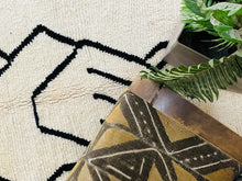Load image into Gallery viewer, custom berber rug, natural wool rug, washable rugs, Nursery Rug, beni ourain, Beni Ourain rug, soft wool rugs, gift for her, Dining Room Rug, rug for living room, outdoor rug, beni ourain oversize, luxury home decor