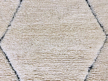Load image into Gallery viewer, Moroccan rug, 
Beni Ourain rug, 
White wool rug, 
Handmade carpet, 
Berber rug, 
Luxury home decor, 
Plush area rug, 
white beni ourain, 
soft moroccan rug, 
authentic, 
modern moroccan rug, 
warm rug, 
bohemian rug