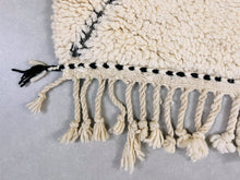 Load image into Gallery viewer, Moroccan rug, 
Beni Ourain rug, 
White wool rug, 
Handmade carpet, 
Berber rug, 
Luxury home decor, 
Plush area rug, 
white beni ourain, 
soft moroccan rug, 
authentic, 
modern moroccan rug, 
warm rug, 
bohemian rug