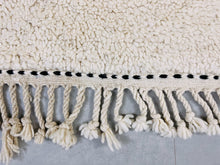 Load image into Gallery viewer, Moroccan rug, 
Beni Ourain rug, 
White wool rug, 
Handmade carpet, 
Berber rug, 
Luxury home decor, 
Plush area rug, 
white beni ourain, 
soft moroccan rug, 
authentic, 
modern moroccan rug, 
warm rug, 
bohemian rug