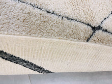 Load image into Gallery viewer, Moroccan rug, 
Beni Ourain rug, 
White wool rug, 
Handmade carpet, 
Berber rug, 
Luxury home decor, 
Plush area rug, 
white beni ourain, 
soft moroccan rug, 
authentic, 
modern moroccan rug, 
warm rug, 
bohemian rug