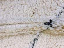 Load image into Gallery viewer, Moroccan rug, 
Beni Ourain rug, 
White wool rug, 
Handmade carpet, 
Berber rug, 
Luxury home decor, 
Plush area rug, 
white beni ourain, 
soft moroccan rug, 
authentic, 
modern moroccan rug, 
warm rug, 
bohemian rug