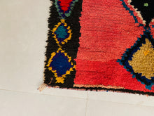 Load image into Gallery viewer, moroccan rug, moroccan wool rug, wool rug, handmade rug, 3x7 ft rug
