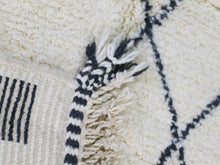 Load image into Gallery viewer, Boujaad Moroccan Rug  5x8 - A71, Rugs, The Wool Rugs, The Wool Rugs, 