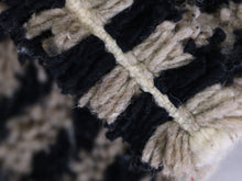 Load image into Gallery viewer, Striped Moroccan Runner Rug 3x8 - B27
