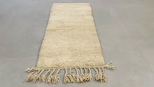 Load and play video in Gallery viewer, Vintage runner rug 3x6, Entryway rug, Berber runner rug, Moroccan rug, Moroccan area rug, White rug, Handmade Berber Carpet, Teppich
