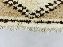 Load image into Gallery viewer, Beige boucherouite rug 2x6 ft - N7172, Boucherouite Rugs, The Wool Rugs, The Wool Rugs, 
