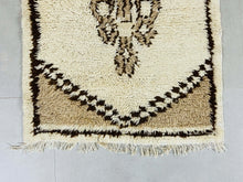 Load image into Gallery viewer, Beige boucherouite rug 2x6 ft - N7172, Boucherouite Rugs, The Wool Rugs, The Wool Rugs, 
