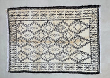 Load image into Gallery viewer, Floor rug, persian rug, Vintage Moroccan rug, Ivory Boujaad Rug, furniture and decor, Moroccan Rug, floor rug, Vintage Moroccan Rug, beni ourain rug, rugs for living room, Folk Art, old rug, funky rug