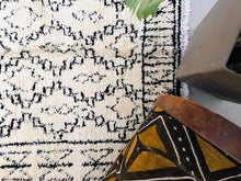 Load image into Gallery viewer, Floor rug, persian rug, Vintage Moroccan rug, Ivory Boujaad Rug, furniture and decor, Moroccan Rug, floor rug, Vintage Moroccan Rug, beni ourain rug, rugs for living room, Folk Art, old rug, funky rug