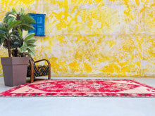 Load image into Gallery viewer, Vintage Moroccan rug 5x9 - G2339