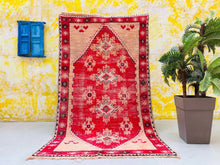 Load image into Gallery viewer, Vintage Moroccan rug 5x9 - G2339
