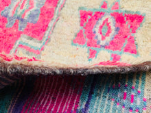 Load image into Gallery viewer, Vintage Moroccan rug 6x8 - G870