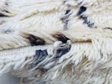 Load image into Gallery viewer, 70s rug, Colorful Rug, Vintage Area Rug, moroccan wool rug, Moroccan Runner, Vintage Moroccan Rug, unique home decor, persian rug, rugs for living room, home decor, Vintage Moroccan Rug, Boucherouite rugs, exquisite rug
