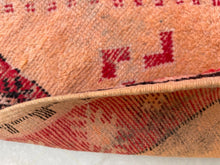 Load image into Gallery viewer, Vintage Moroccan rug 5x9 - G2339