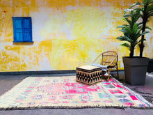 Load image into Gallery viewer, Vintage Moroccan rug 6x8 - G870