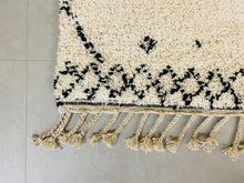 Load image into Gallery viewer, Moroccan wool rug 5x6 ft - N7001

