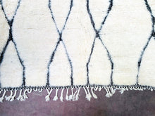 Load image into Gallery viewer, moroccan rug, berber rug, handmade, wool rug, handmade rug
