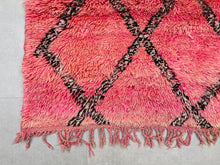 Load image into Gallery viewer, Vintage Moroccan rug 5x8 - V253, Rugs, The Wool Rugs, The Wool Rugs, 
