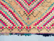Load image into Gallery viewer, Vintage Moroccan rug 6x8 - V265, Rugs, The Wool Rugs, The Wool Rugs, 
