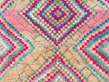 Load image into Gallery viewer, Vintage Moroccan rug 6x8 - V265, Rugs, The Wool Rugs, The Wool Rugs, 