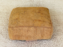 Load image into Gallery viewer, Moroccan floor cushion - S587, Floor Cushions, The Wool Rugs, The Wool Rugs, 
