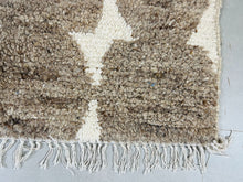 Load image into Gallery viewer, Azilal rug 4x8 - A366 - 4.7 x 7.9 ft, Rugs, The Wool Rugs, The Wool Rugs, 