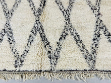 Load image into Gallery viewer, Vintage rug 5x7 - V387, Rugs, The Wool Rugs, The Wool Rugs, 