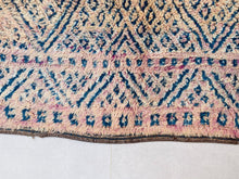 Load image into Gallery viewer, Vintage Moroccan rug 6x9 - V274, Rugs, The Wool Rugs, The Wool Rugs, 
