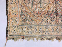 Load image into Gallery viewer, Vintage Moroccan rug 6x10 - V295, Rugs, The Wool Rugs, The Wool Rugs, 