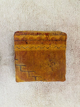 Load image into Gallery viewer, Moroccan floor cushion - S961, Floor Cushions, The Wool Rugs, The Wool Rugs, 