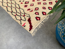 Load image into Gallery viewer, Azilal rug 4x6 - A27 - 4.5 ft x 6.8 ft, Azilal rugs, The Wool Rugs, The Wool Rugs, 
