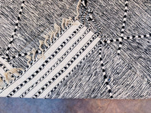 Load image into Gallery viewer, Flatweave Moroccan rug 6x10 - FM11, Flat weave Kilim Rugs, The Wool Rugs, The Wool Rugs, 