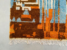 Load image into Gallery viewer, Azilal Moroccan rug 4x8 - V218 -4.5 ft x 8.4 ft, Vintage, The Wool Rugs, The Wool Rugs, 